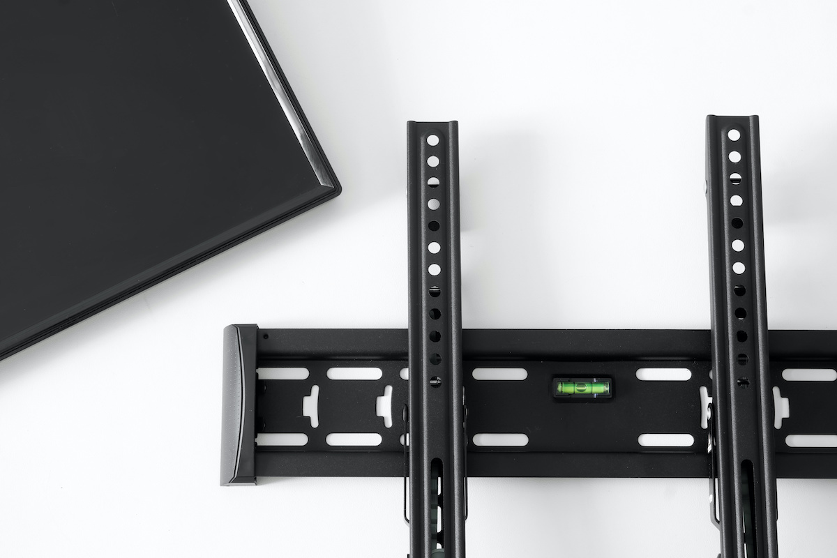 TV wall mount and bracket compatibility